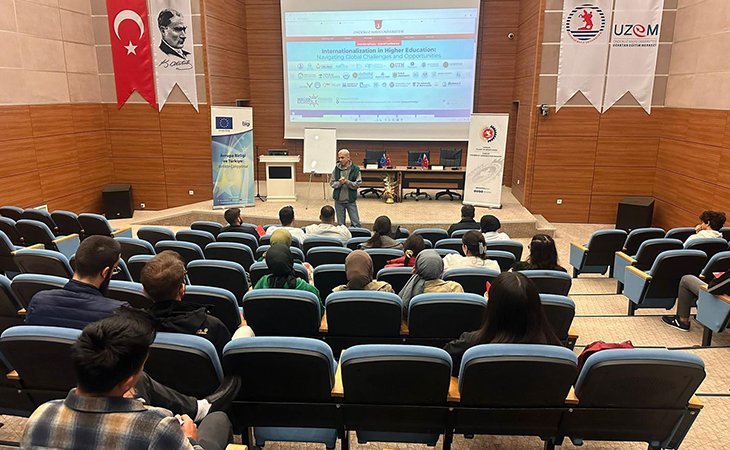 Üniversite Öğrencilerine Avrupa Gençlik Programları Eğitimi Verildi